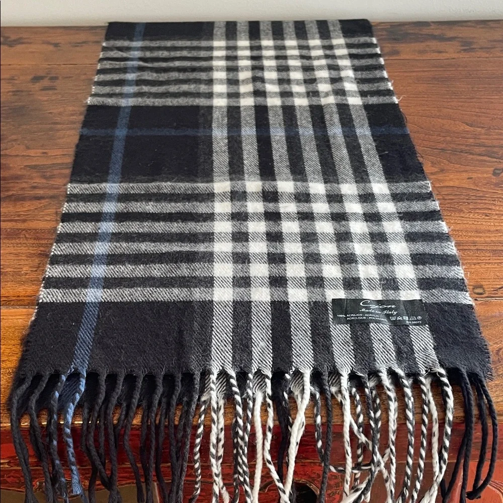 Cejon Black and‎ White Checkered Scarf